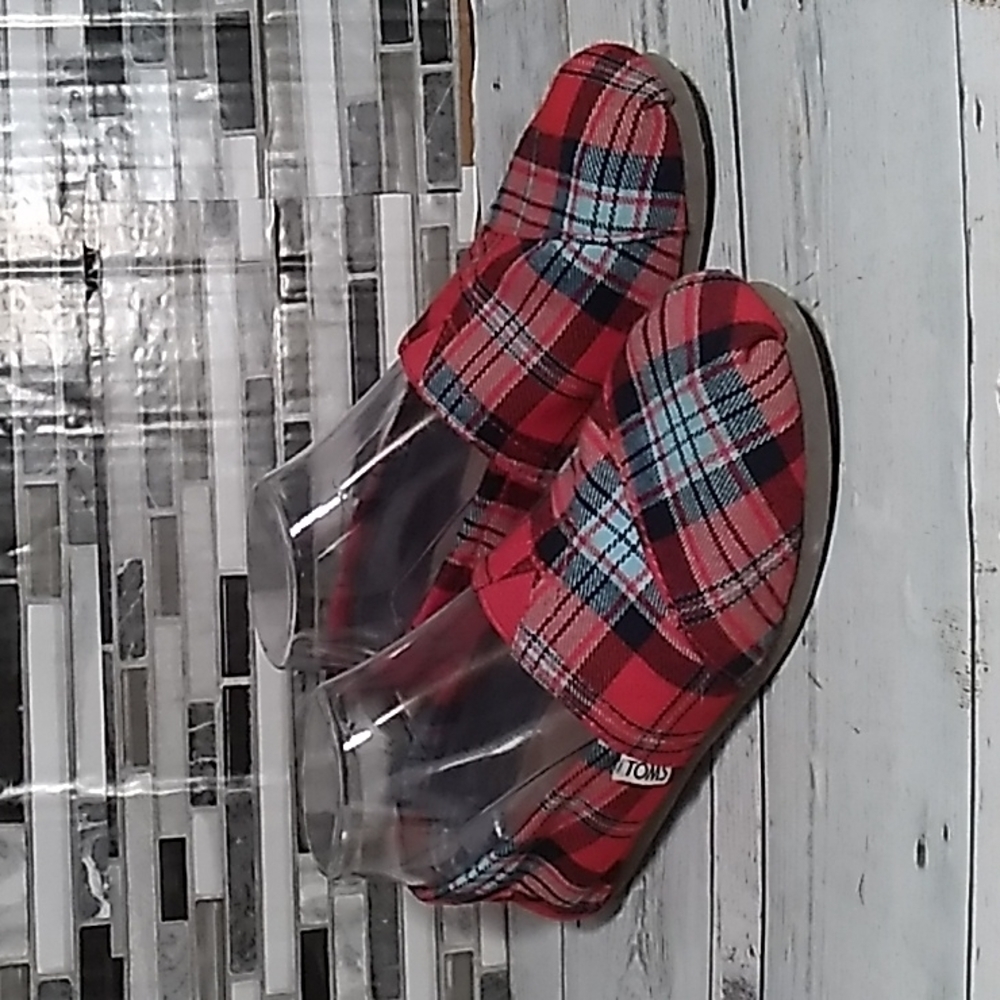 Toms 6.5 buffalo flannel plaid Christmas shoes